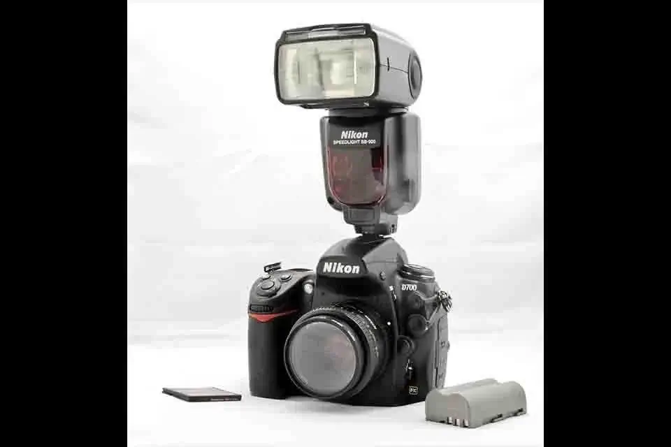 flash, DSLR