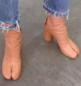 camel toe unusual heel shoe