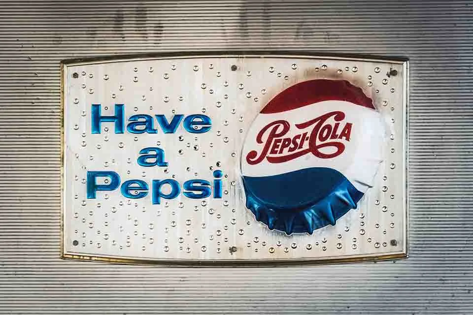 contribution of photoshop advertisement